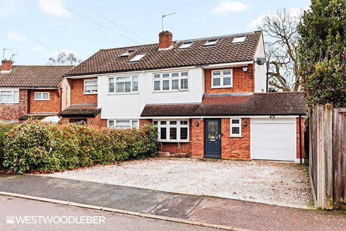 4 Bedroom Semi-Detached House For Sale In Beverley Close, Broxbourne, EN10