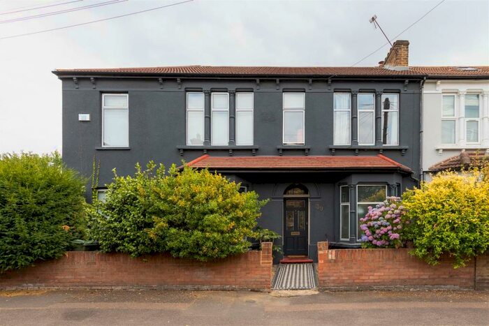 4 Bedroom End Of Terrace House To Rent In Albert Road, Walthamstow, E17