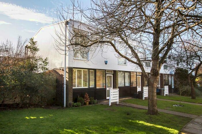 2 Bedroom Semi-Detached House To Rent In Blagdon Walk, Teddington, Middlesex, TW11