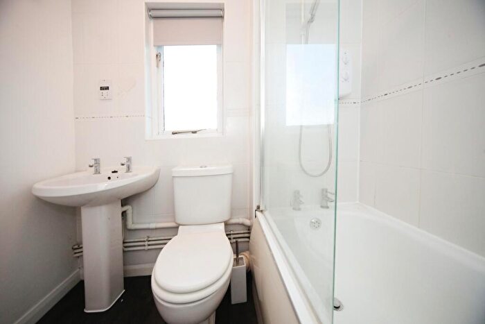 1 Bedroom Maisonette To Rent In Pimpernel Grove, Walnut Tree, MK7