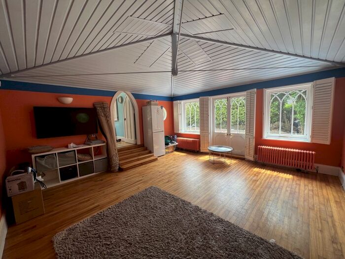 4 Bedroom Bungalow To Rent In Norwood Road, Southall, Greater London, UB2