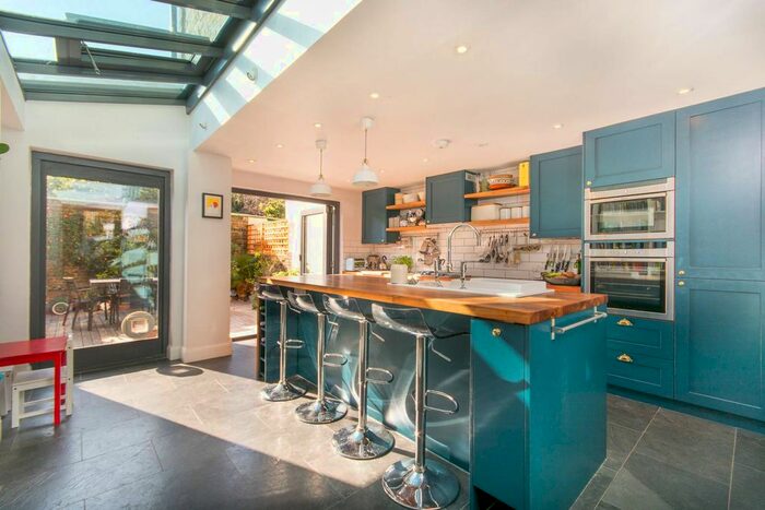 4 Bedroom Property To Rent In Chantrey Road, Brixton, London, SW9