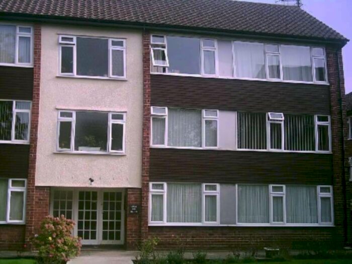 2 Bedroom Flat To Rent In Arnian Court, Middlewood Road, L39
