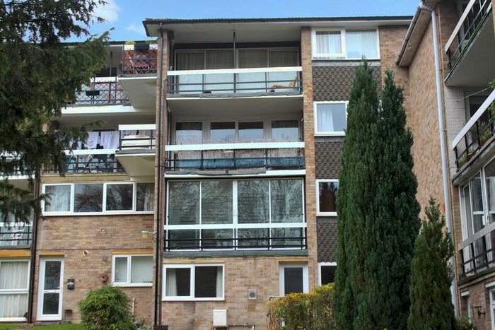 1 Bedroom Flat To Rent In Northlands Drive, Winchester, SO23