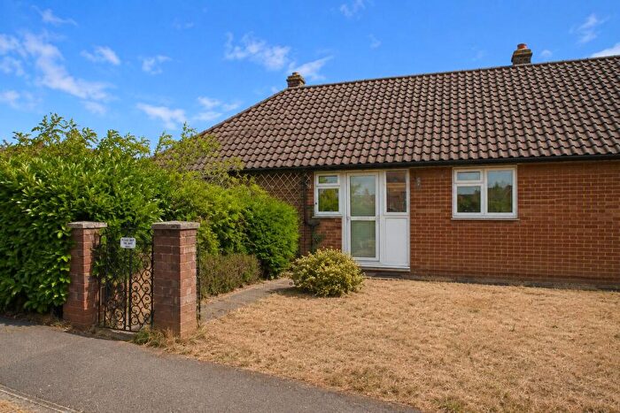 1 Bedroom Bungalow For Sale In Stoneyfield, Beenham, Reading, Berkshire, RG7