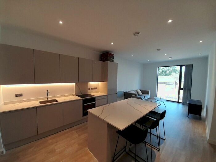 1 Bedroom Apartment To Rent In Queen Street, Manchester, Greater Manchester, M3