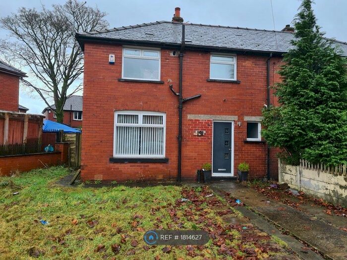 3 Bedroom Semi-Detached House To Rent In Springfield Road, Kearsley, Bolton, BL4