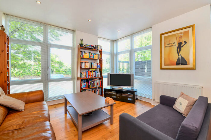 1 Bedroom Apartment To Rent In Thackeray House, Gilbert Road, SE11