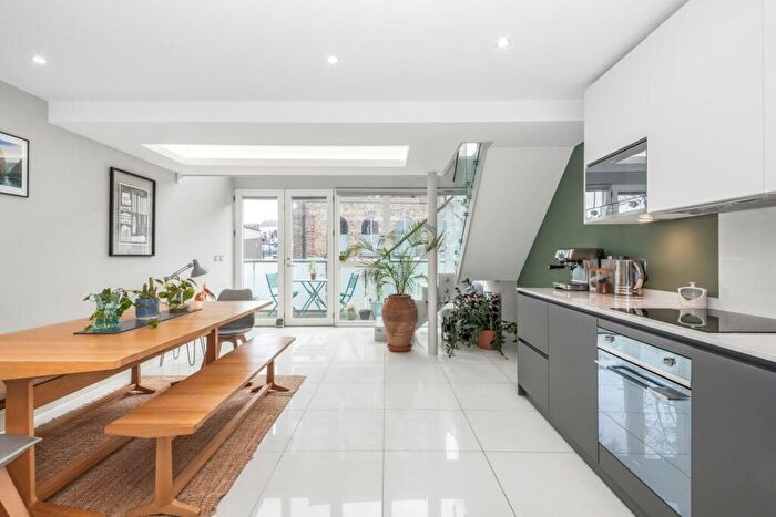 2 Bedroom Apartment For Sale In Crystal Palace Parade, Crystal Palace, London, SE19