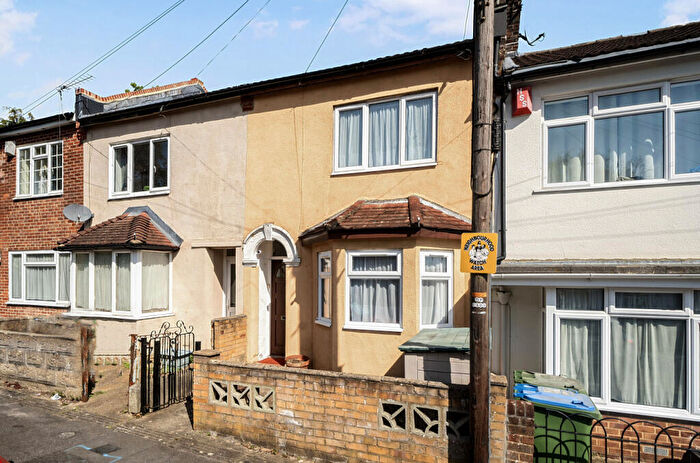 2 Bedroom Terraced House For Sale In Brickfield Road, Portswood, Southampton, Hampshire, SO17