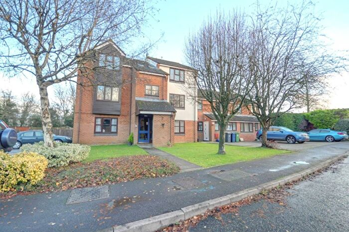 2 Bedroom Flat To Rent In Barkus Way, Stokenchurch, Buckinghamshire, HP14