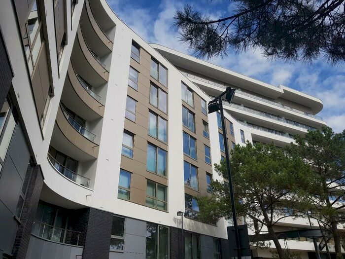 1 Bedroom Apartment To Rent In St. Peters Road, Bournemouth, Dorset, BH1