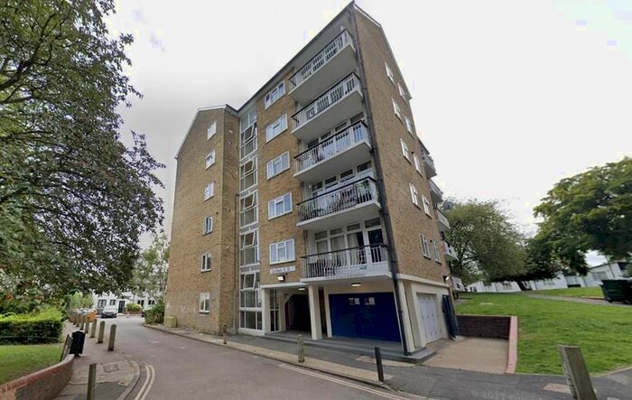 2 Bedroom Flat To Rent In Eliot Bank, Forest Hill, London, SE23