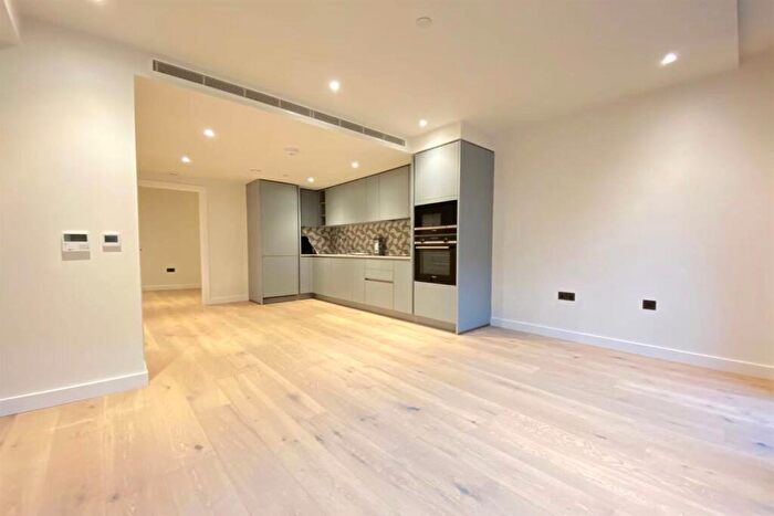 1 Bedroom Apartment To Rent In Clarendon Court, EC1Y