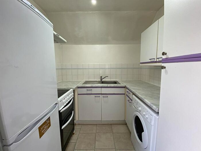 Studio To Rent In Cambrian Green, Snowdon Drive, London, NW9