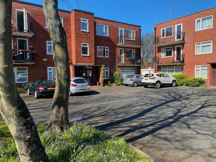 2 Bedroom Flat To Rent In Linkside Court, Richard Road, Blundellsands, L23