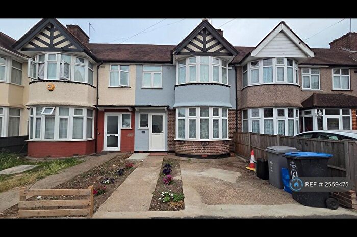 4 Bedroom Terraced House To Rent In Princes Avenue, London, NW9