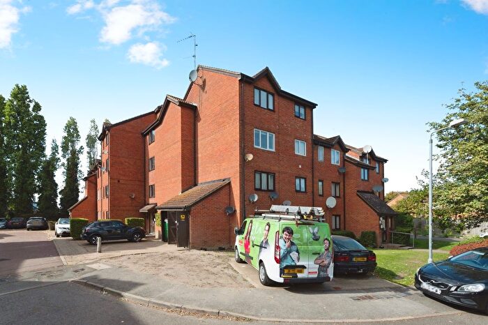 1 Bedroom Flat For Sale In Porter Close, Grays, Essex, RM20