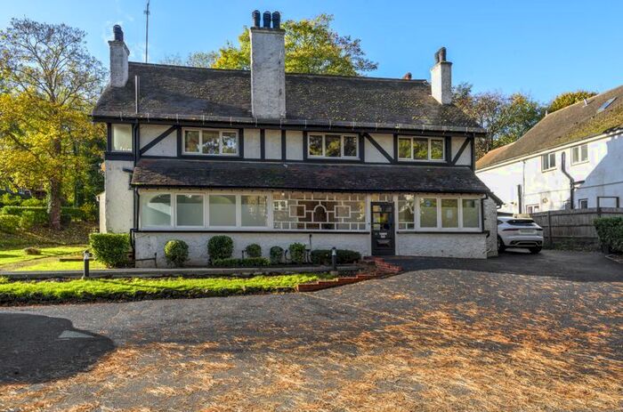 2 Bedroom Maisonette To Rent In Foxley Lane, Purley, CR8