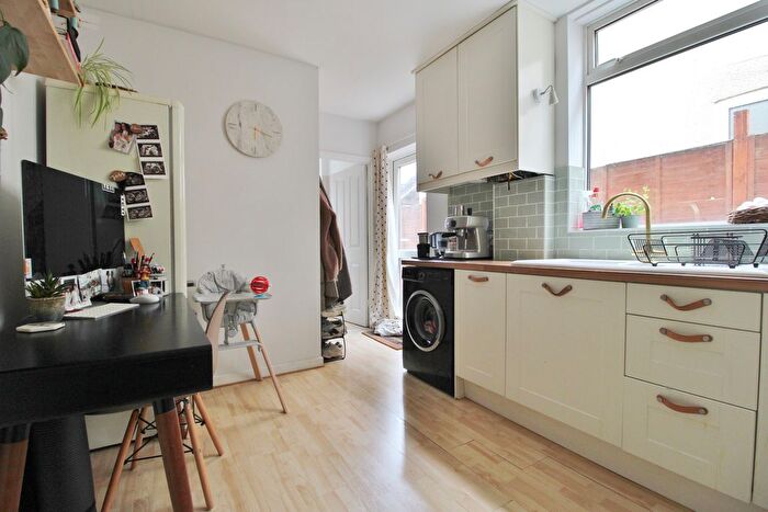 2 Bedroom Flat For Sale In Orchard Road, Southsea, PO4