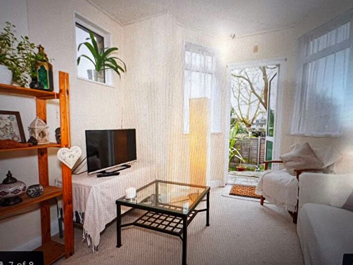 2 Bedroom Property To Rent In Tierney Road, London, SW2