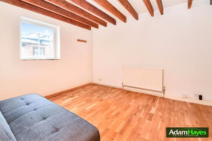 Studio To Rent In Regents Park Road, Finchley Central, N3