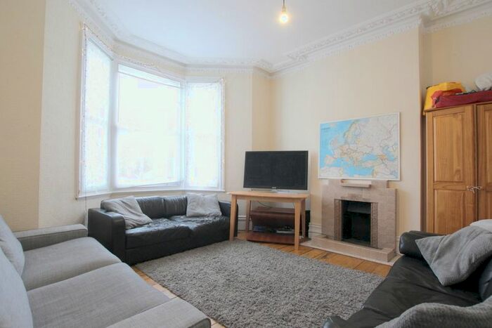 6 Bedroom Semi-Detached House To Rent In Taylor Avenue, Richmond, TW9