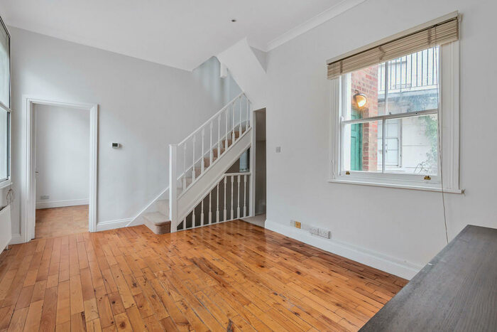 3 Bedroom Semi-Detached House To Rent In The Triangle, Kennington Lane, SE11