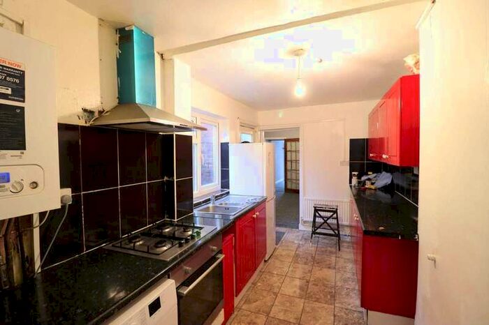 3 Bedroom Terraced House To Rent In High Wycombe, HP11