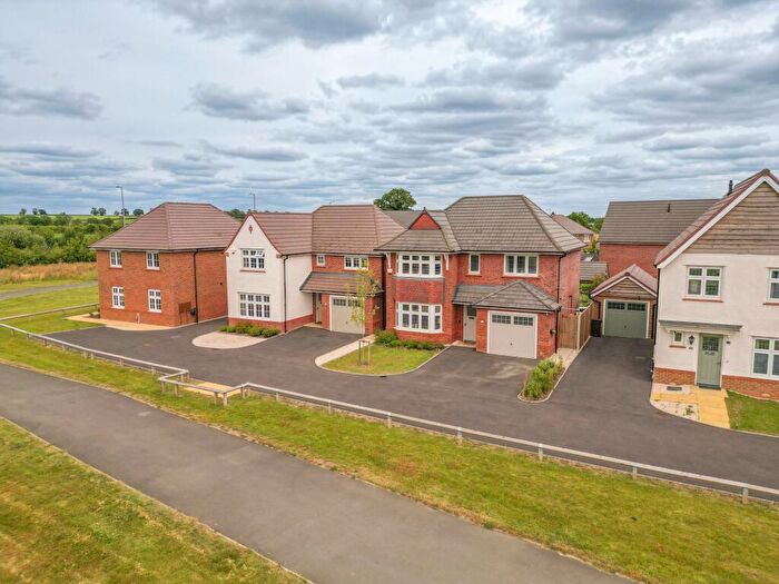 3 Bedroom Detached House For Sale In Roman Avenue, Nuneaton, CV11