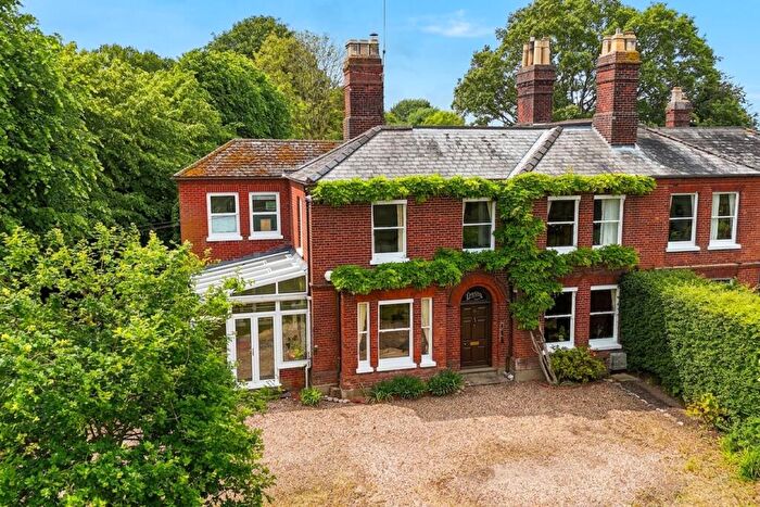 4 Bedroom Character Property For Sale In Yarmouth Road, Blofield, Norwich, NR13