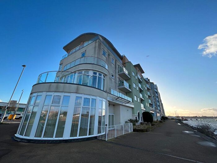 1 Bedroom Apartment For Sale In Lifeboat Quay, Poole, BH15