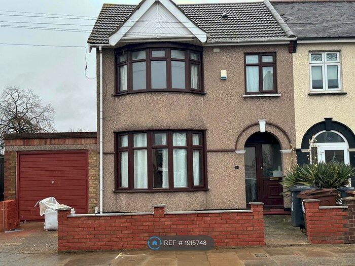 3 Bedroom Semi-Detached House To Rent In Wilmington Gardens, Barking, IG11