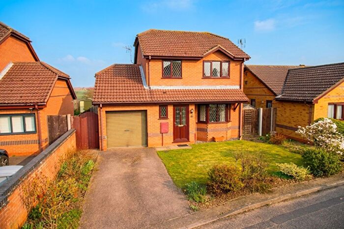 3 Bedroom Detached House For Sale In Westfield Road, Brundall, Norwich, NR13