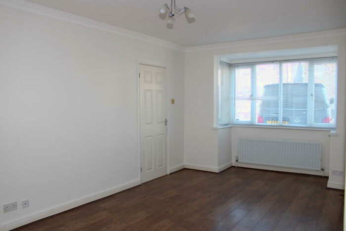 3 Bedroom House To Rent In Park Road, Dartford, DA1