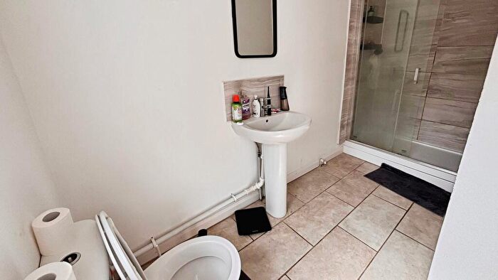 1 Bedroom Terraced House To Rent In Teversal Avenue, NG7