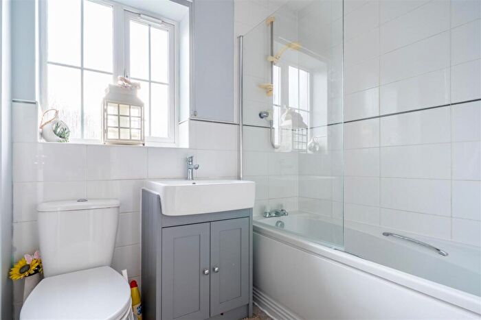 6 Bedroom Detached House For Sale In Cleobury Meadows, Cleobury Mortimer, Kidderminster, DY14