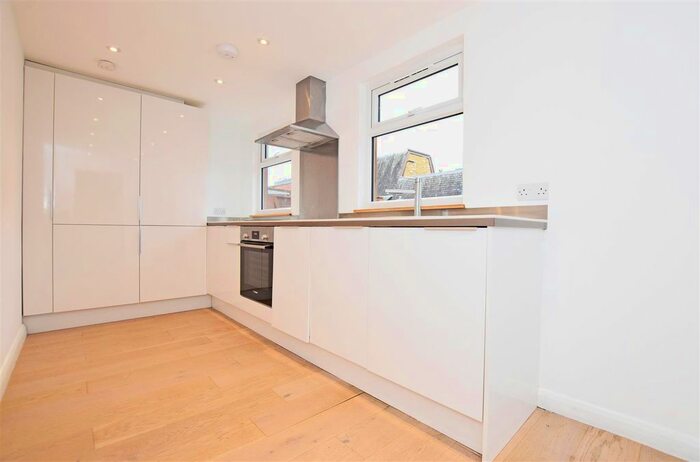 1 Bedroom Flat To Rent In Victor Road, Teddington, TW11