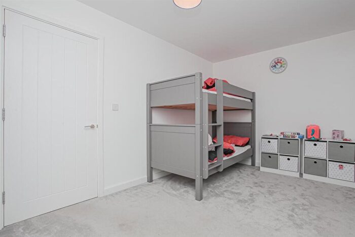 2 Bedroom Apartment To Rent In Franklin Gardens, OX11