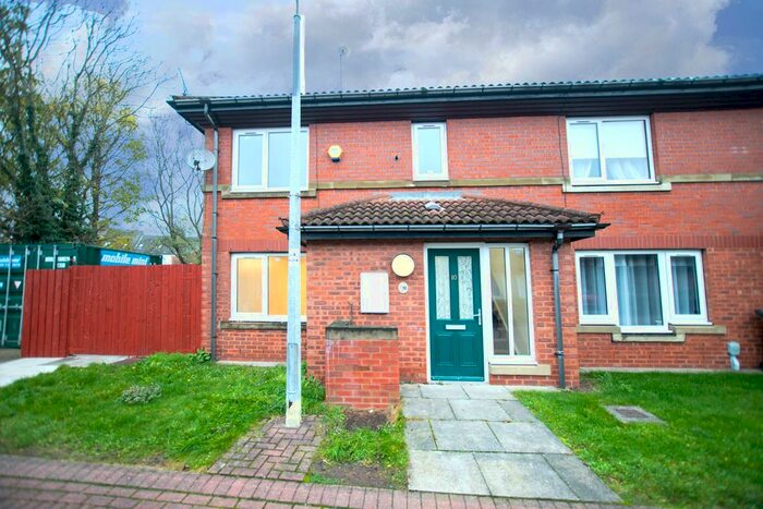 2 Bedroom Semi-Detached House To Rent In Fawcett Close, Hull, HU3