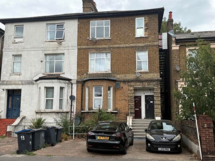 2 Bedroom Flat For Sale In St. James's Road, Croydon, CR0