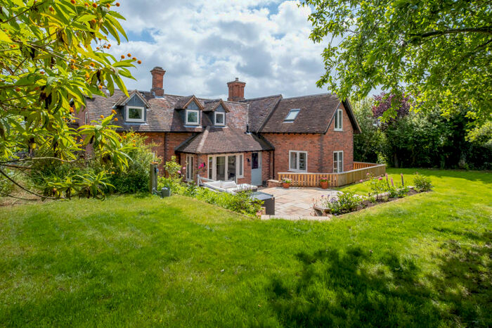 4 Bedroom Cottage For Sale In Primrose Cottage, Kenilworth, CV8