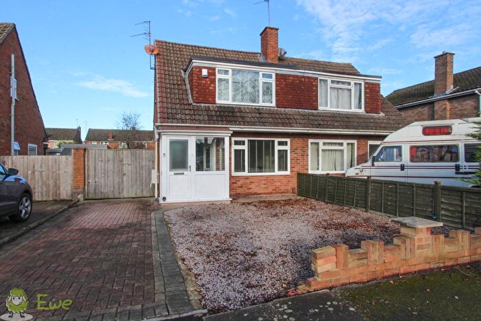 3 Bedroom Semi-Detached House To Rent In Stanway Road, Cheltenham, GL51