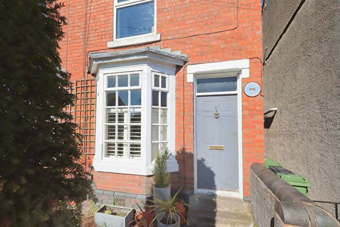2 Bedroom End Of Terrace House For Sale In Hall Street, Stourbridge, DY8