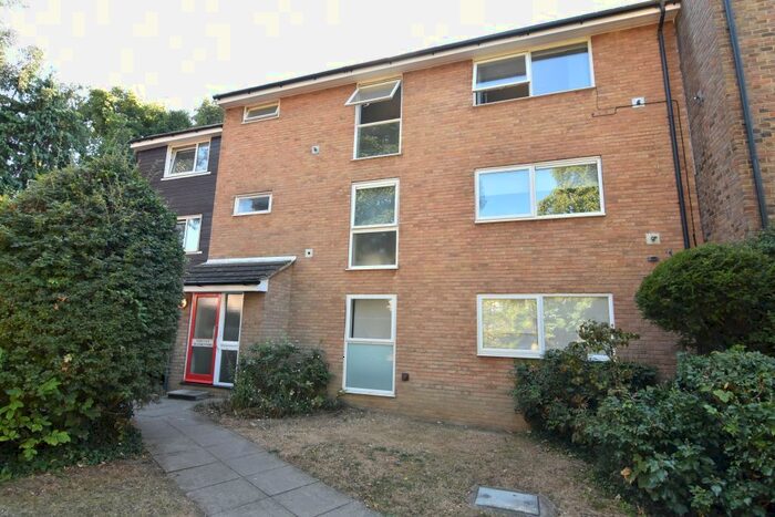 1 Bedroom Flat To Rent In Stanley Road, Carshalton, SM5