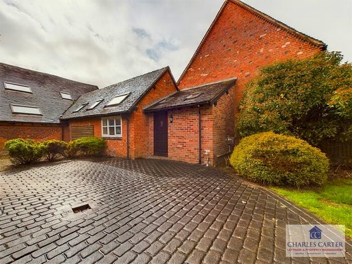 3 Bedroom Mews To Rent In The Mews, Barons Court, New House Lane, Upton Warren, B61