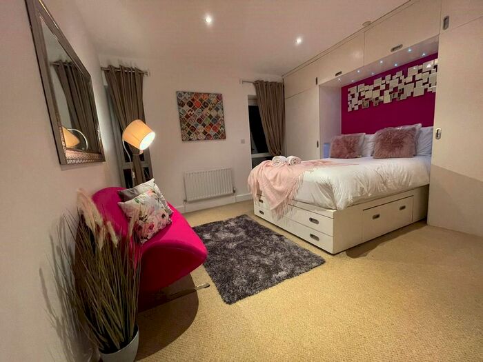 4 Bedroom Property To Rent In London Road, Patcham, Brighton, BN1