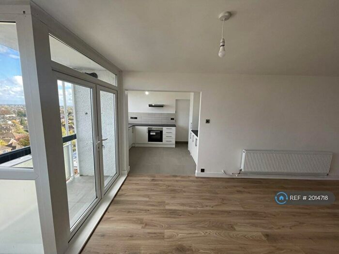 2 Bedroom Flat To Rent In Kenilworth Court, Coventry, CV3