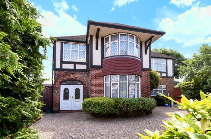 5 Bedroom Detached House To Rent In Killester Gardens, Worcester Park, KT4