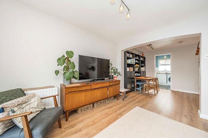 2 Bedroom Property For Sale In Shire Place, Earlsfield, SW18